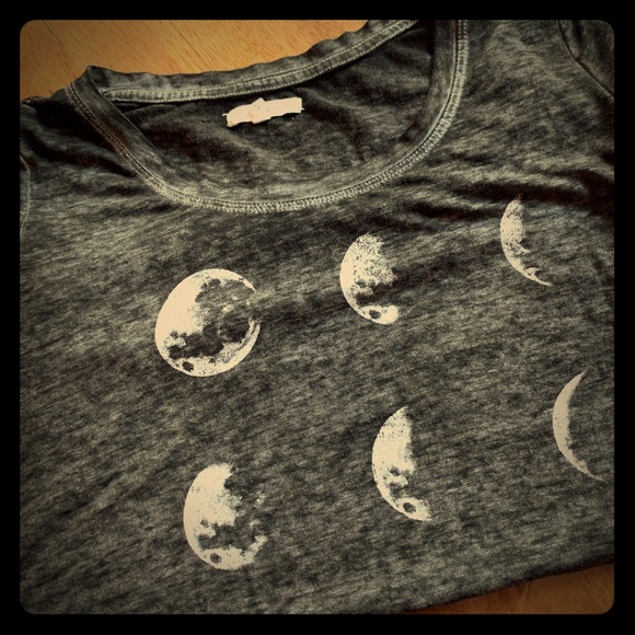 Phases of the moon T-shirt. 🌚✨ - Picture 1 of 2